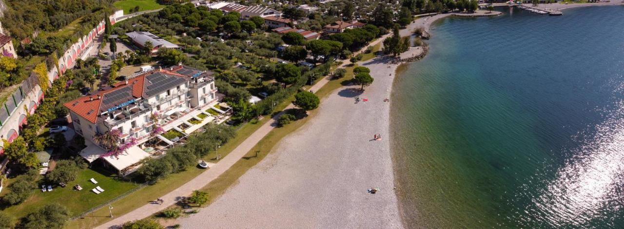 Hotel Baia Azzurra - Lake Front Torbole Sul Garda Luaran gambar
