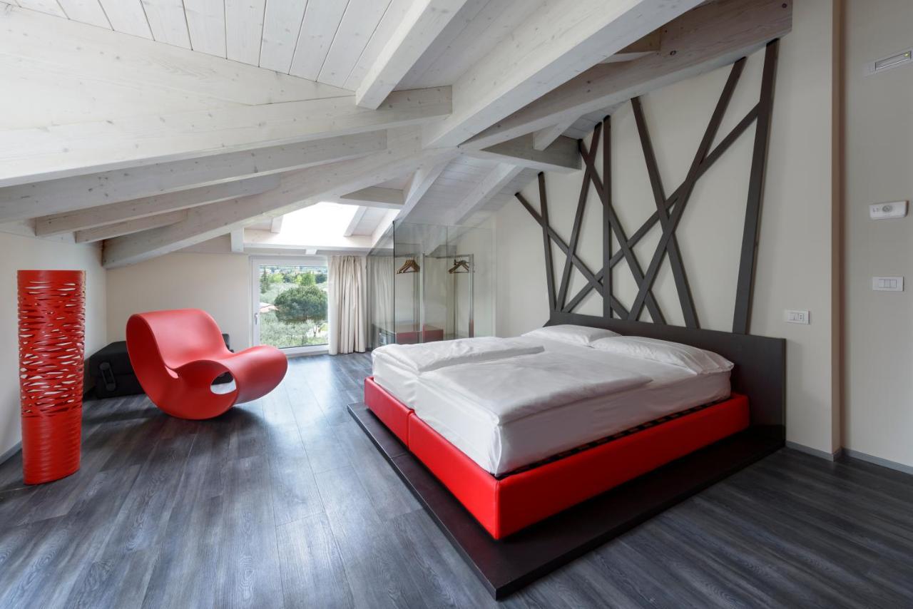Hotel Baia Azzurra - Lake Front Torbole Sul Garda Luaran gambar