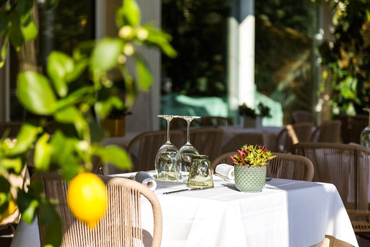 Hotel Baia Azzurra - Lake Front Torbole Sul Garda Luaran gambar