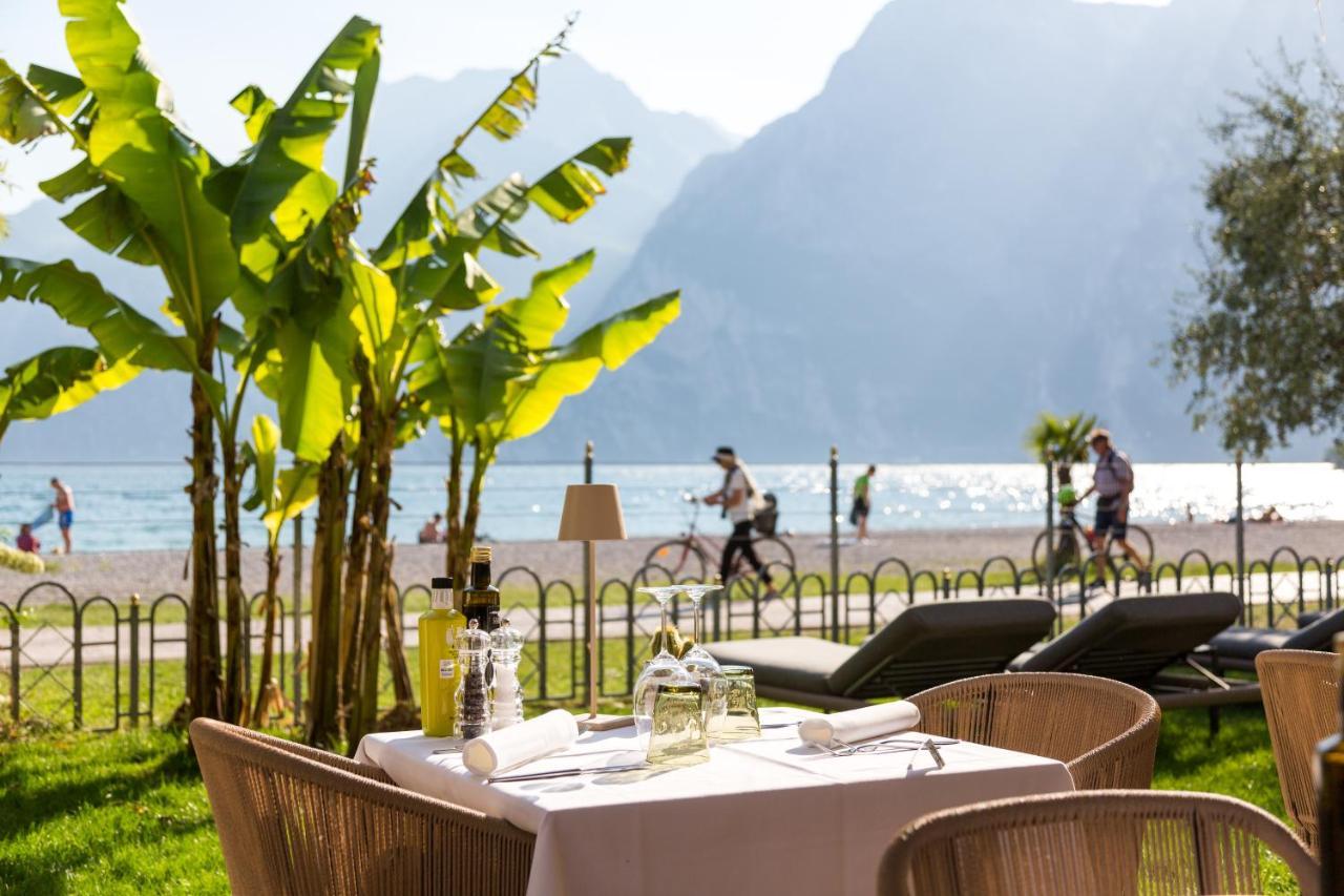 Hotel Baia Azzurra - Lake Front Torbole Sul Garda Luaran gambar