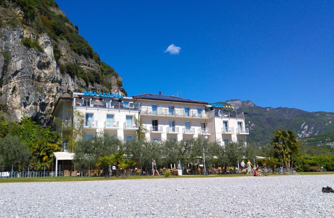 Hotel Baia Azzurra - Lake Front Torbole Sul Garda Luaran gambar